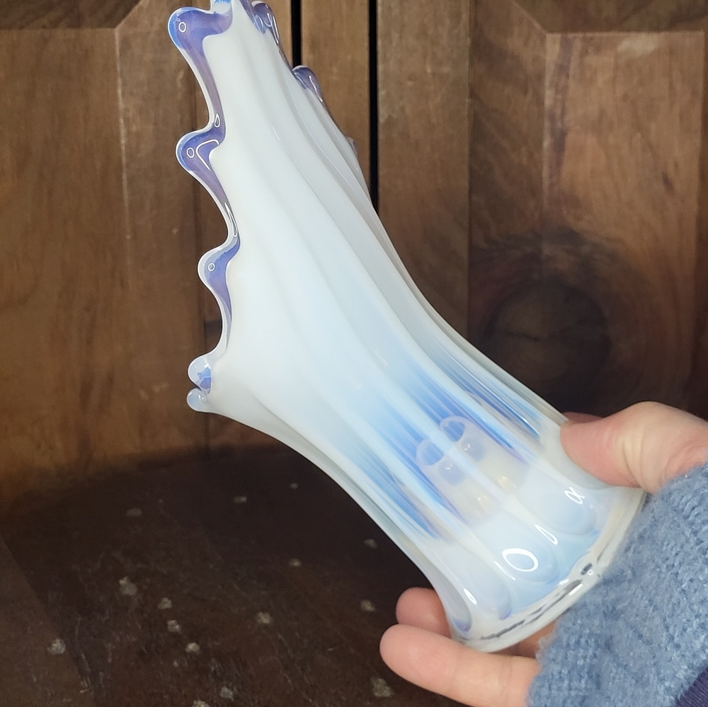 Fostoria "Heirloom" opalescent glass candleholder - Picture 16 of 17